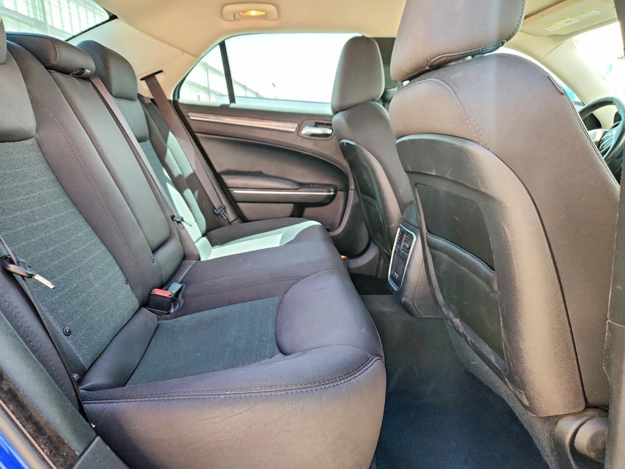 2019 CHRYSLER 300