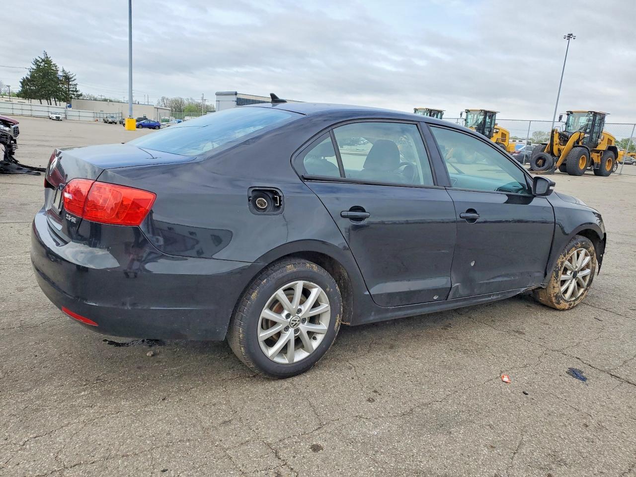2011 VOLKSWAGEN JETTA