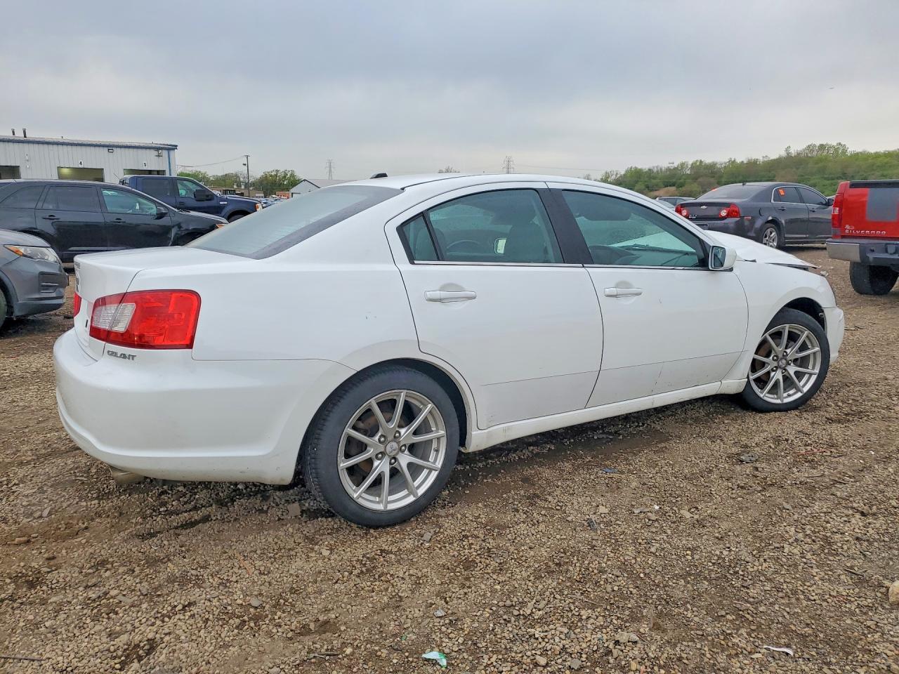 2011 MITSUBISHI Galant
