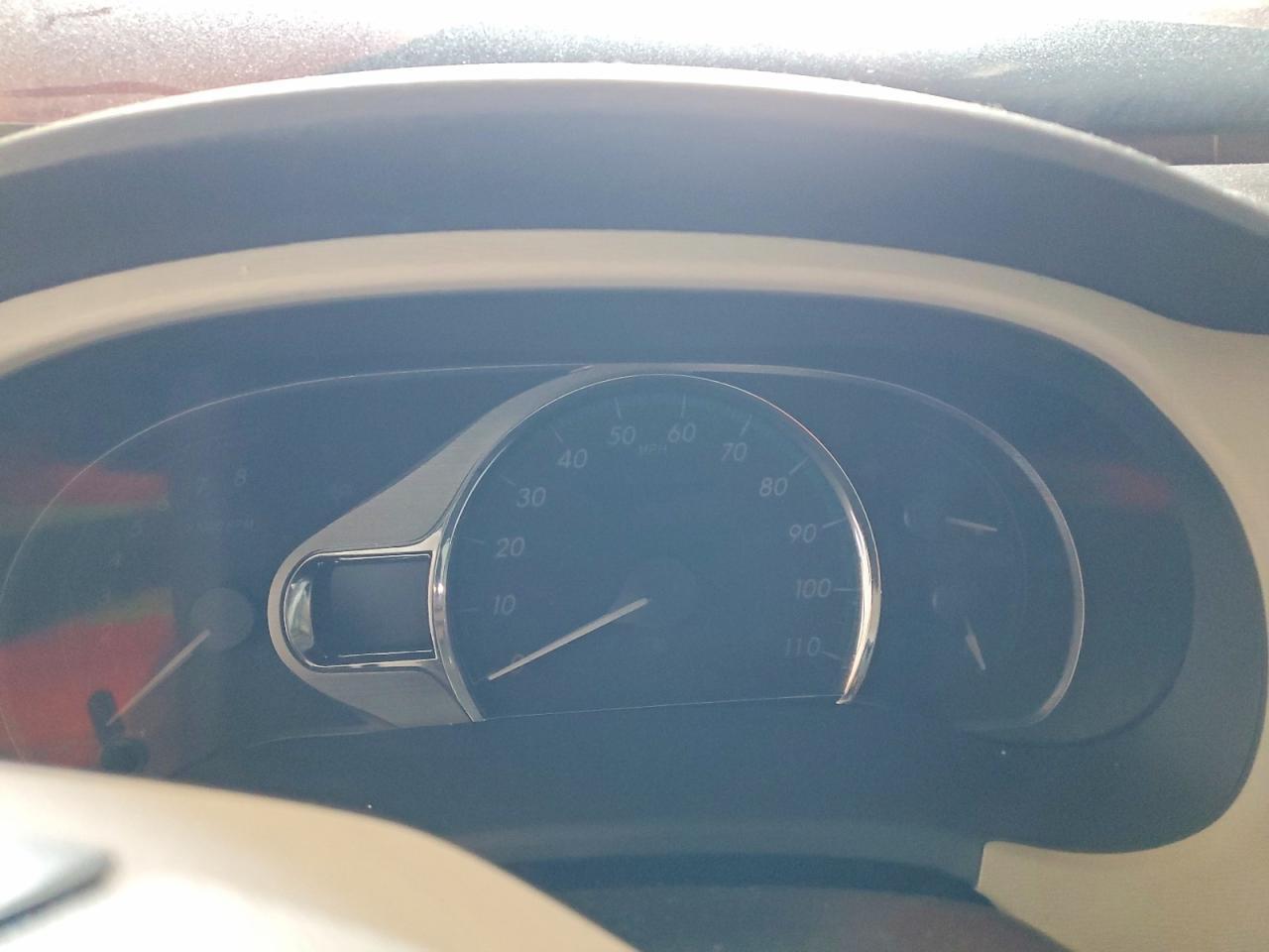 2011 TOYOTA SIENNA