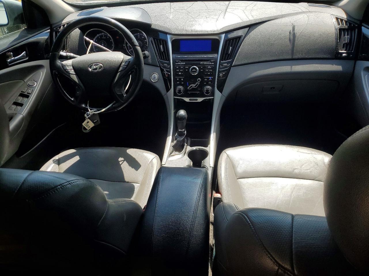 2011 HYUNDAI SONATA