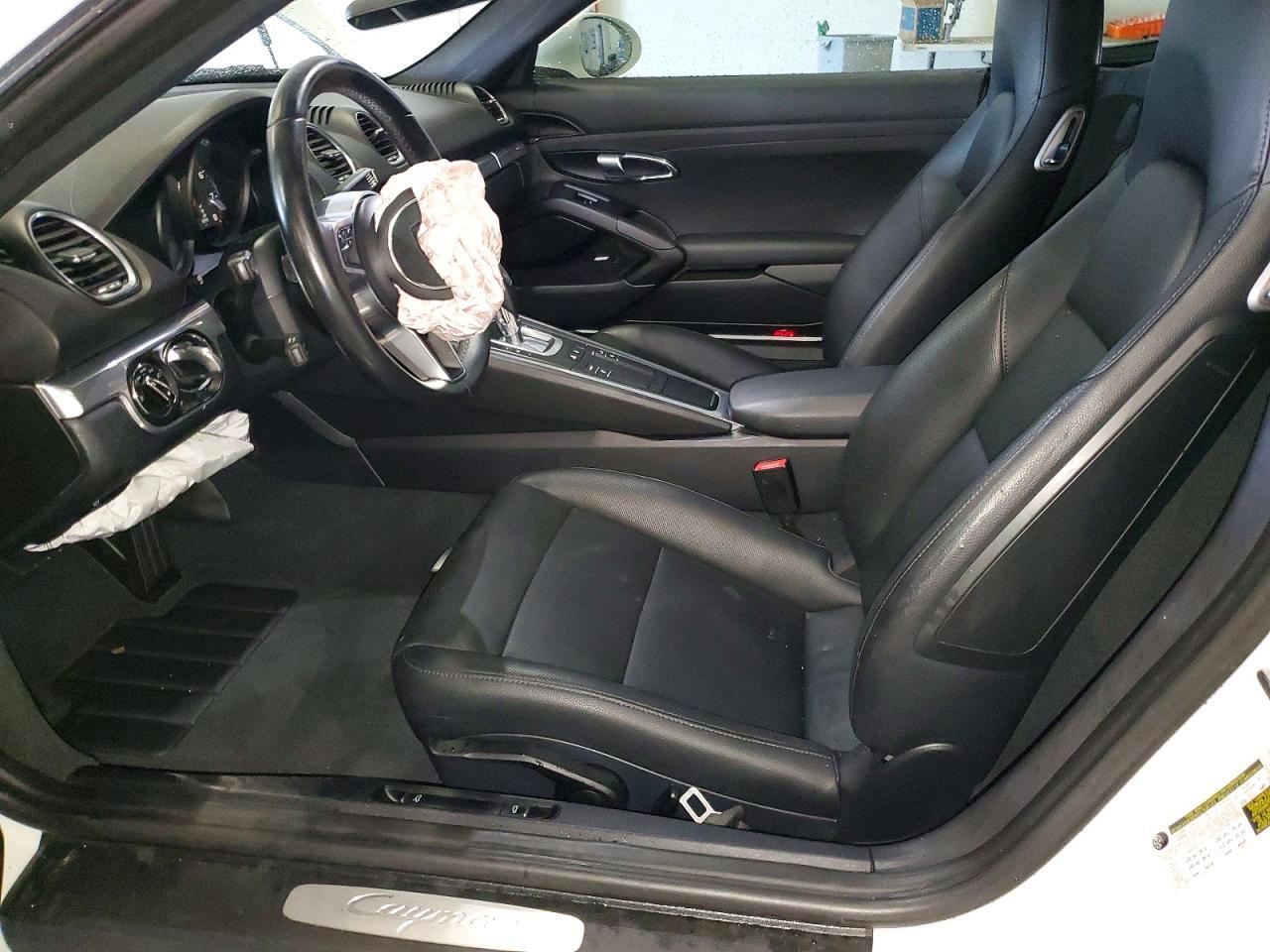 2018 PORSCHE Cayman