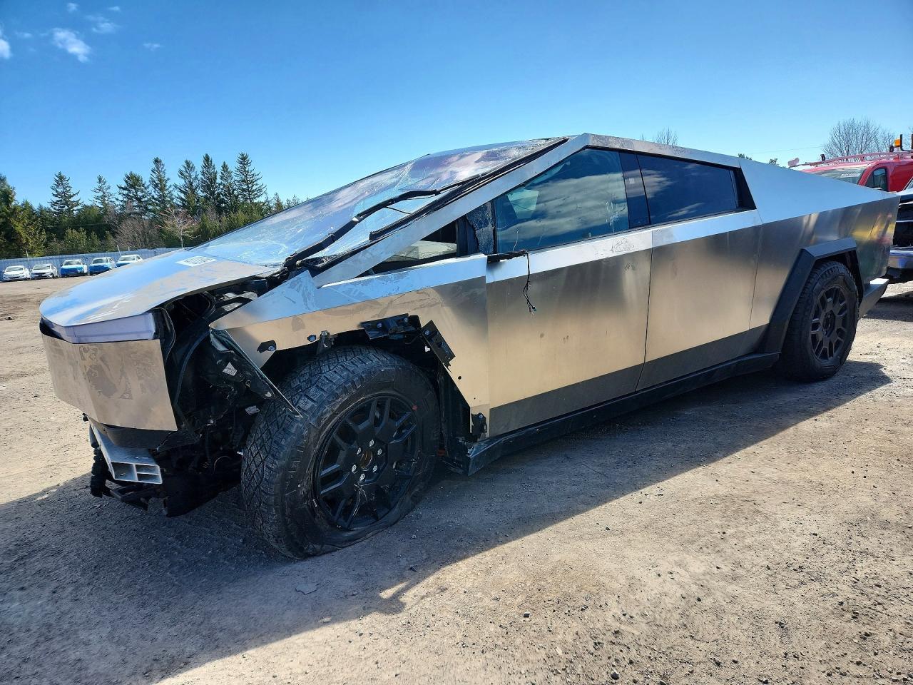2025 TESLA Cybertruck