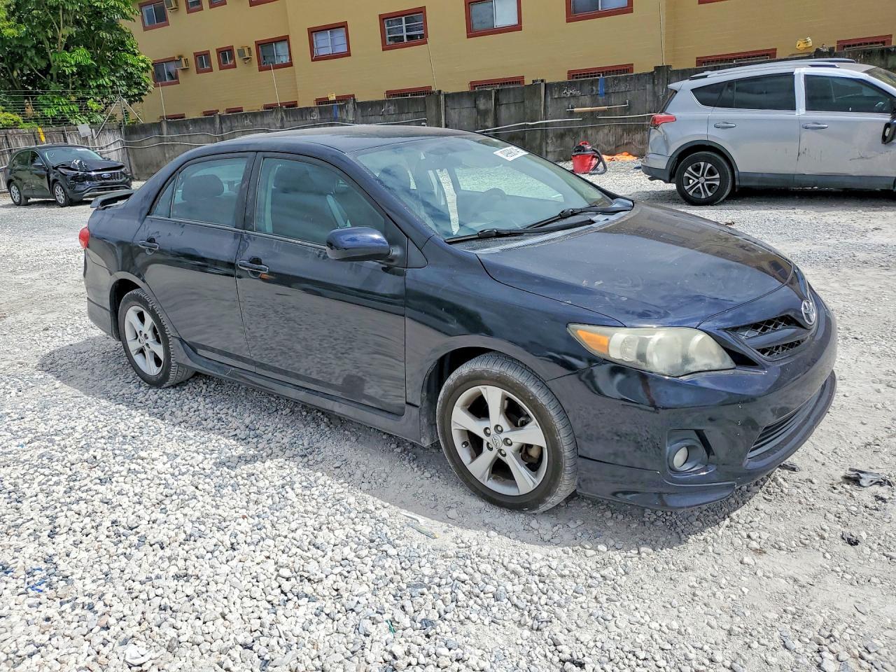 2013 TOYOTA COROLLA