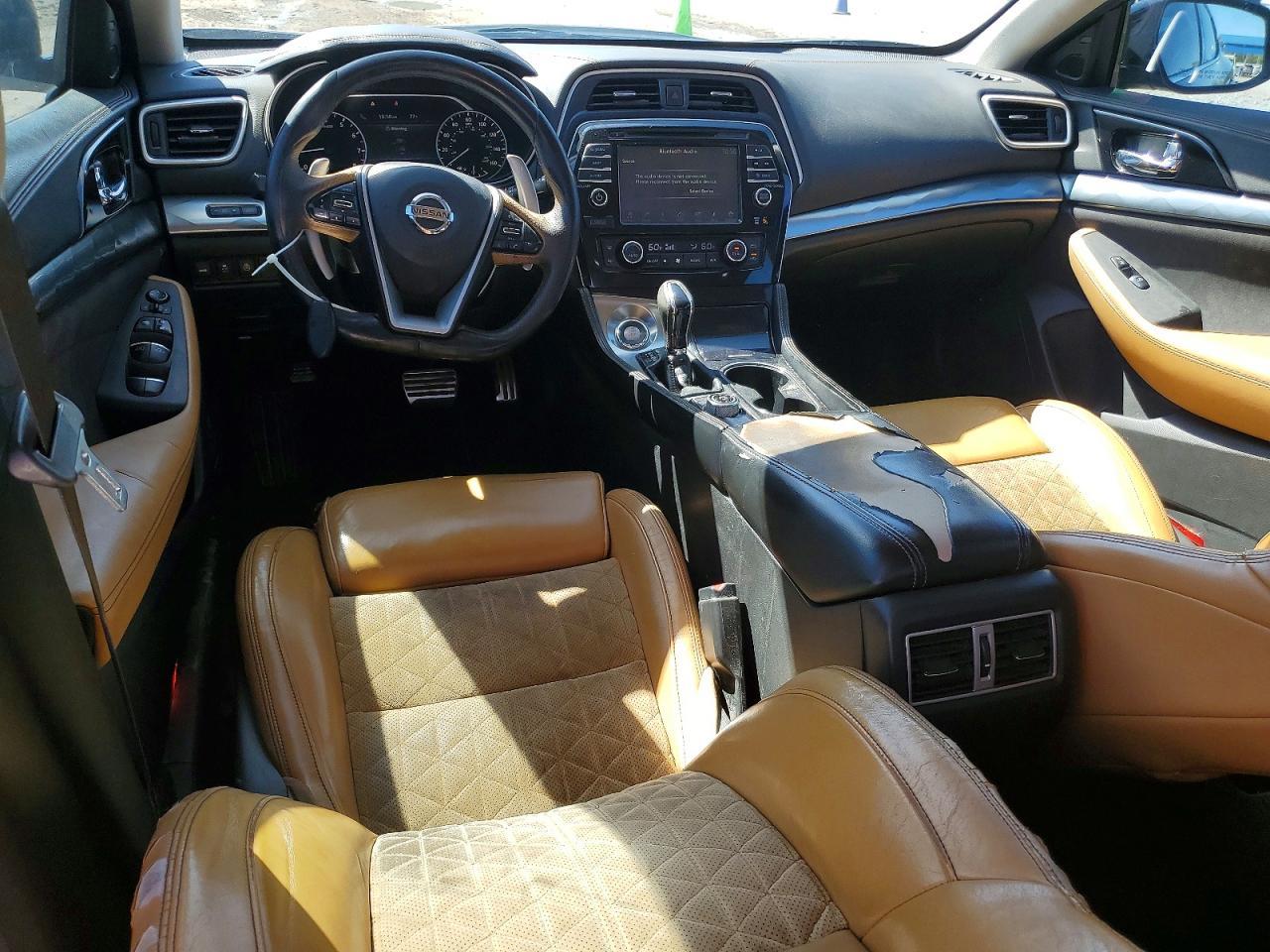 2016 NISSAN Maxima