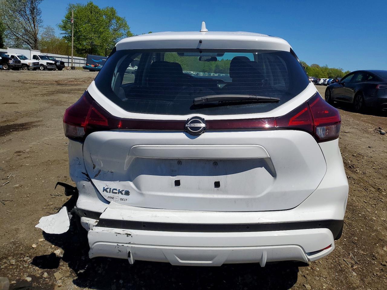 2024 NISSAN KICKS