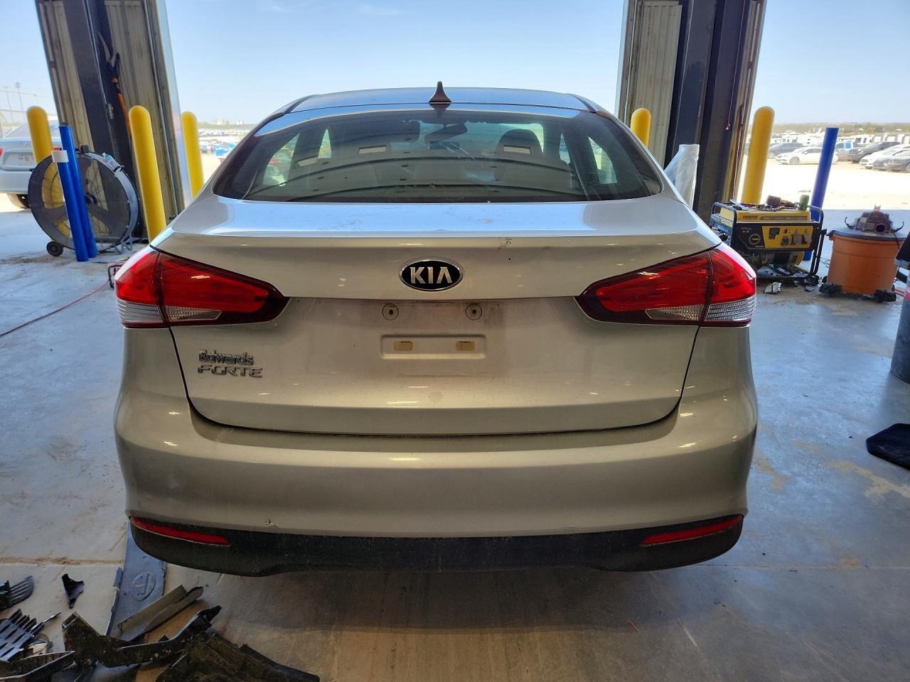 2017 KIA FORTE