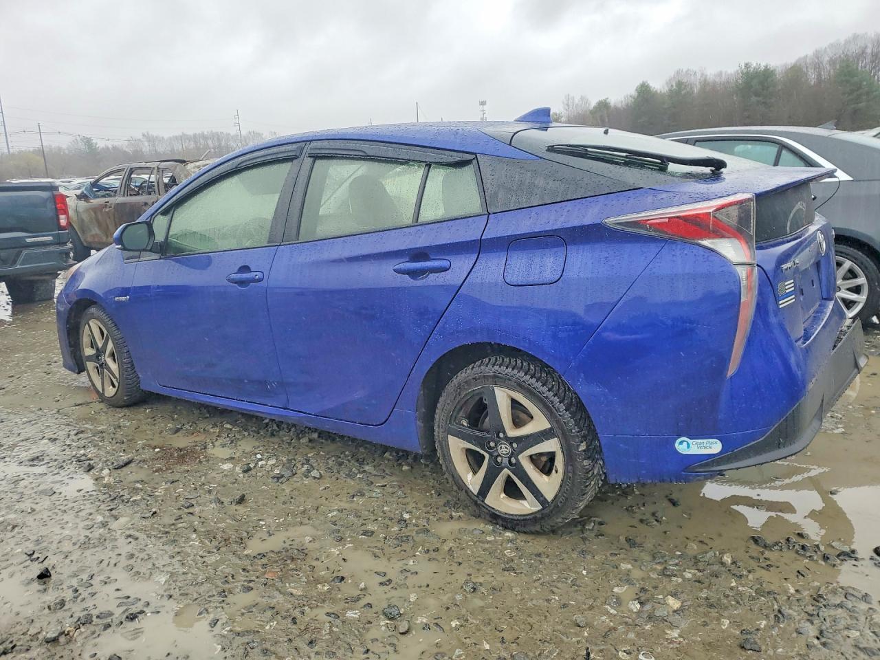 2016 TOYOTA PRIUS
