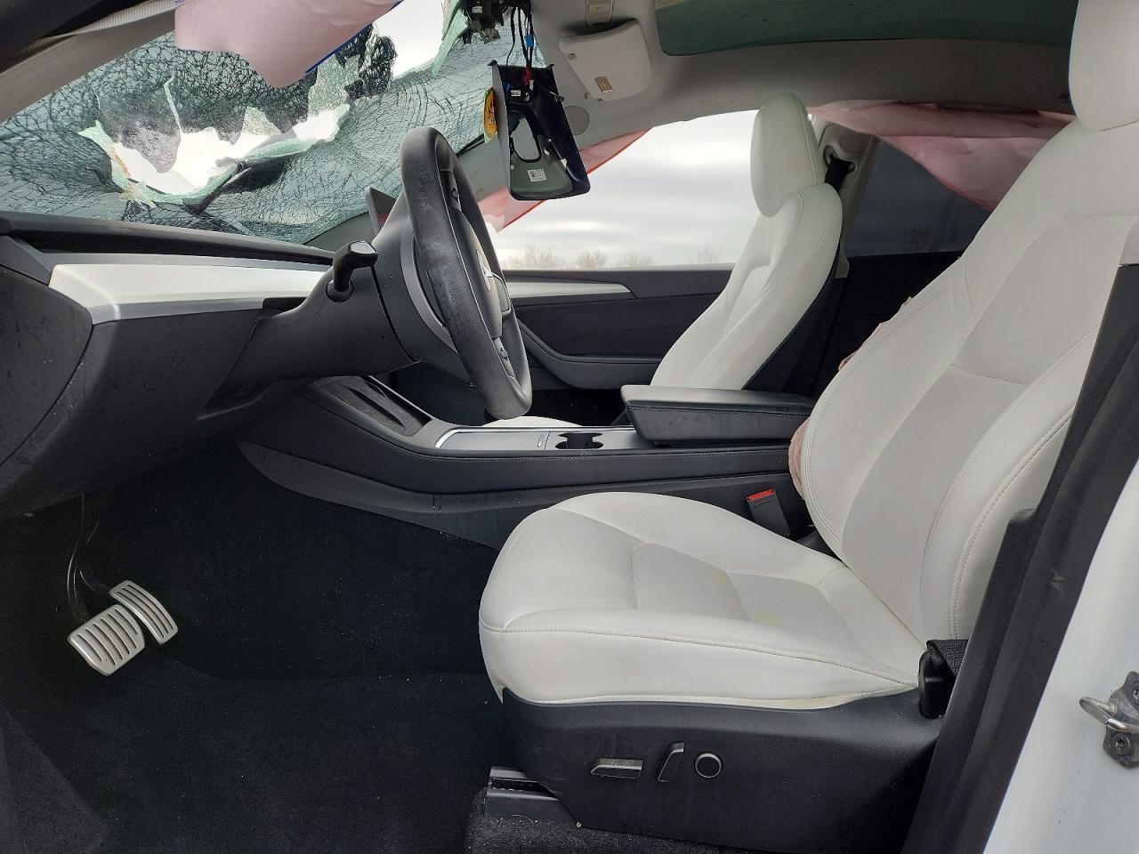 2025 TESLA MODEL Y