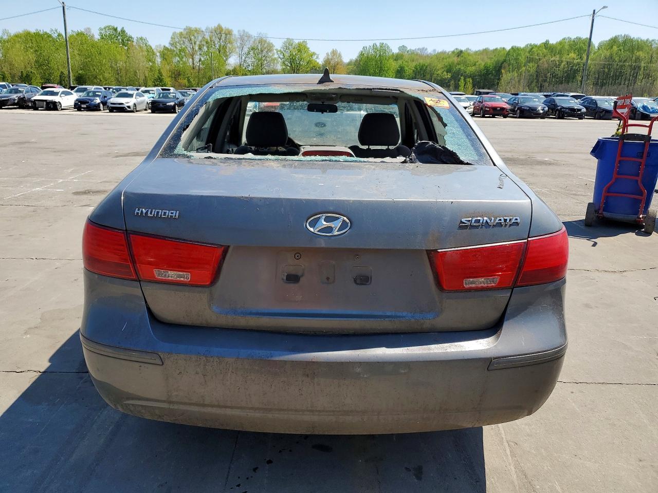 2010 HYUNDAI SONATA