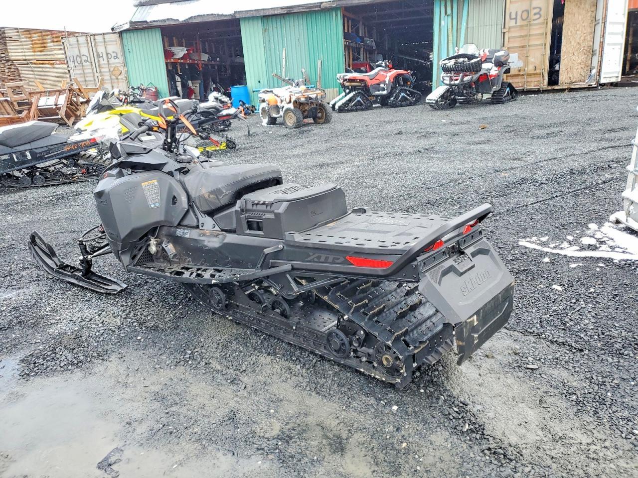 2025 Ski Snowmobile