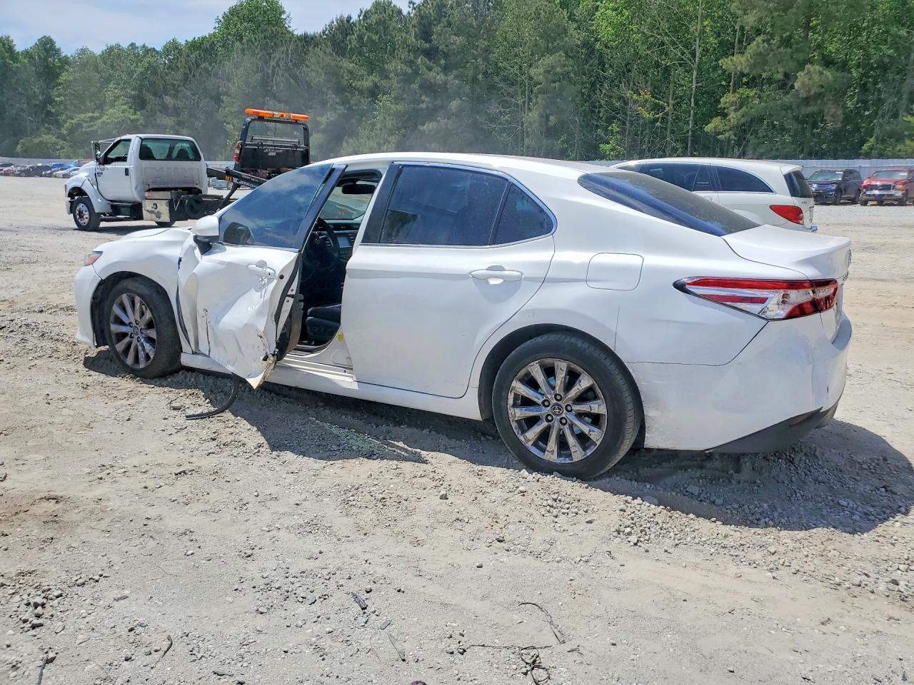 2018 TOYOTA CAMRY