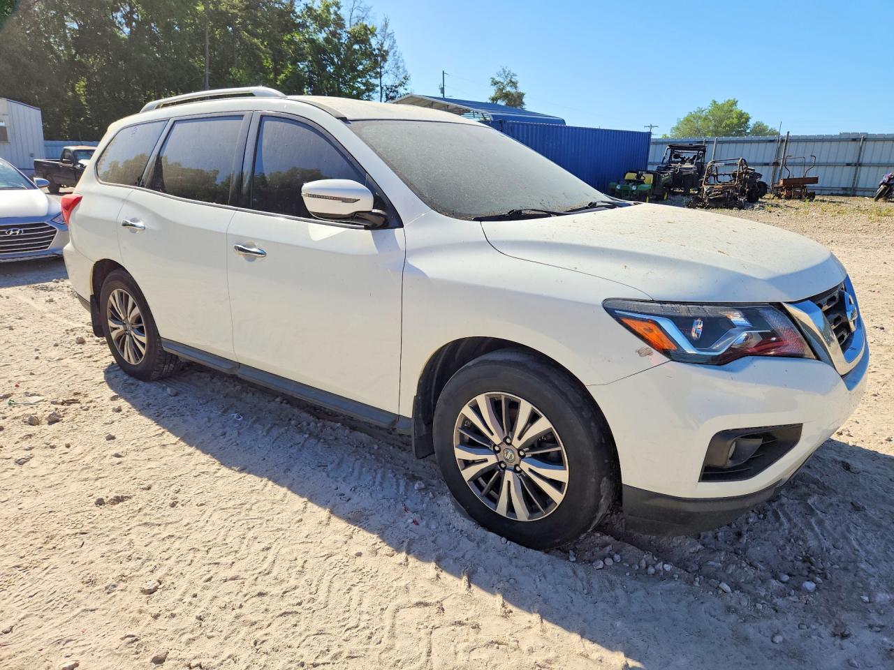 2017 NISSAN PATHFINDER