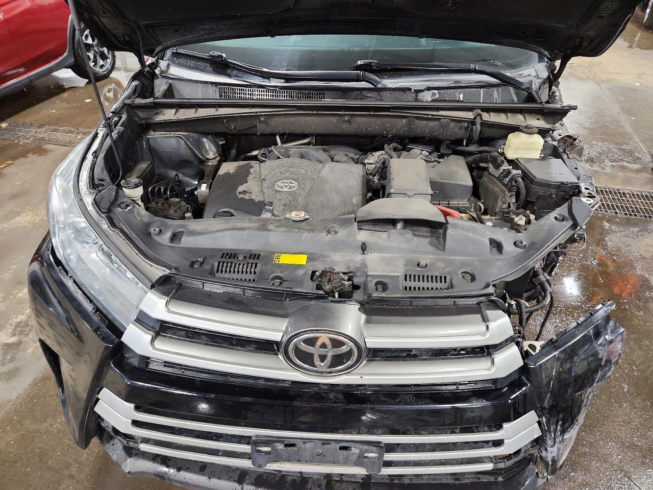 2017 TOYOTA HIGHLANDER