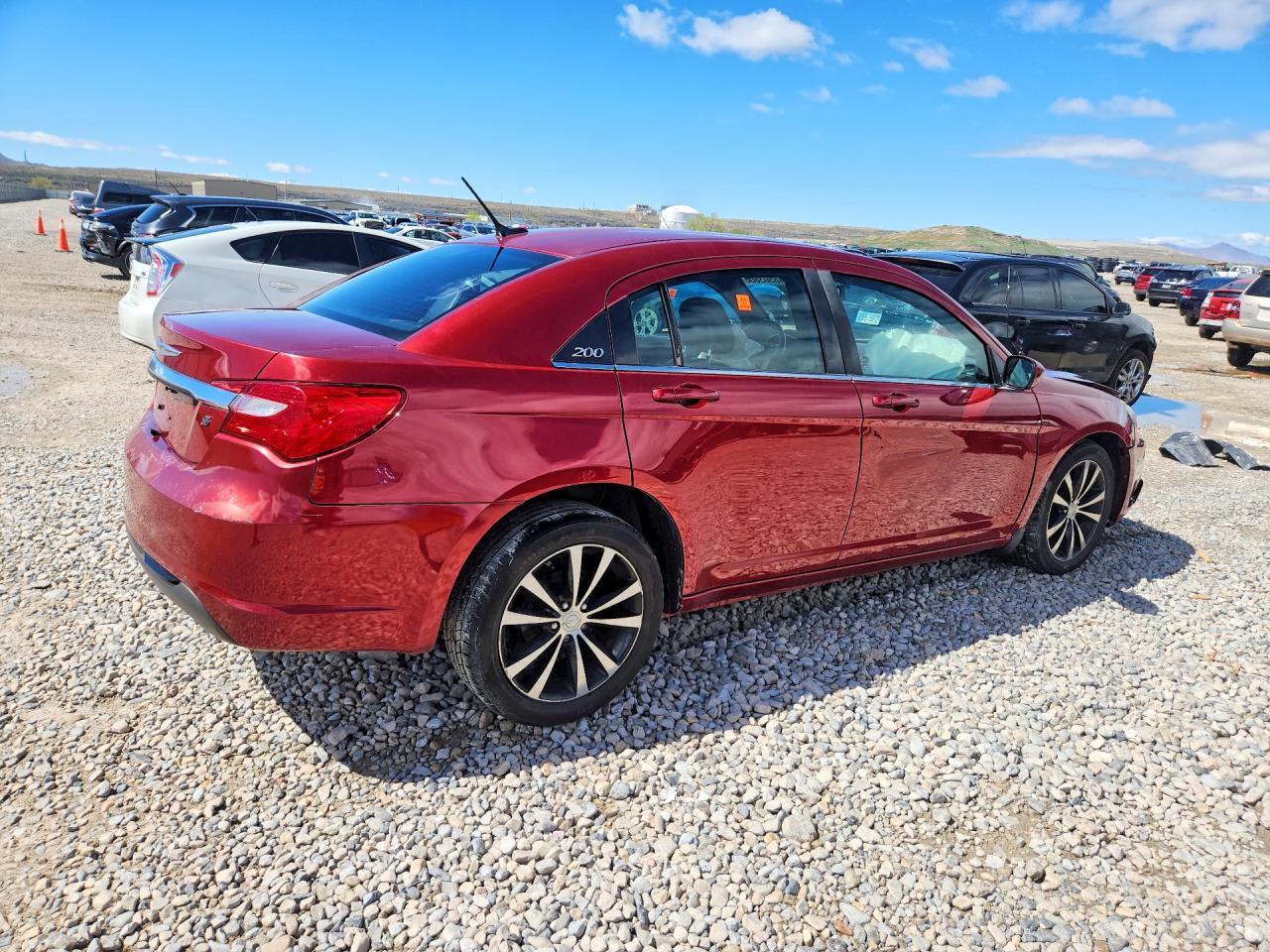 2013 CHRYSLER 200