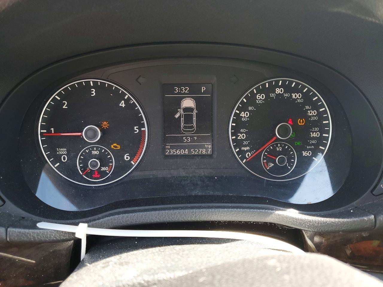 2014 VOLKSWAGEN Passat
