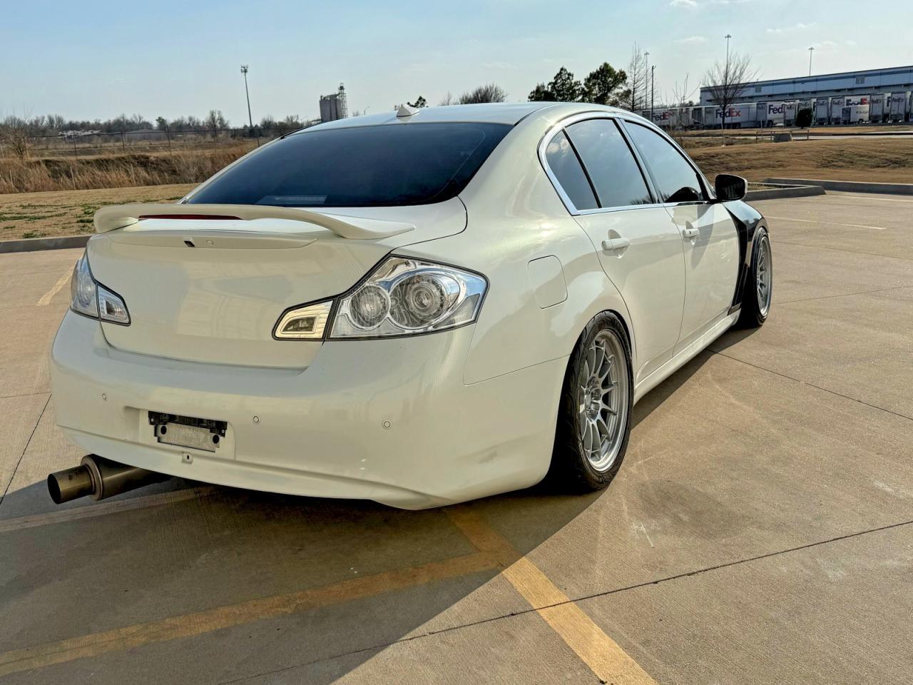 2011 INFINITI G37