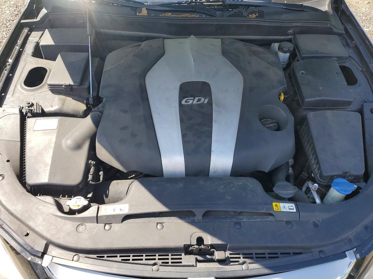 2013 HYUNDAI GENESIS