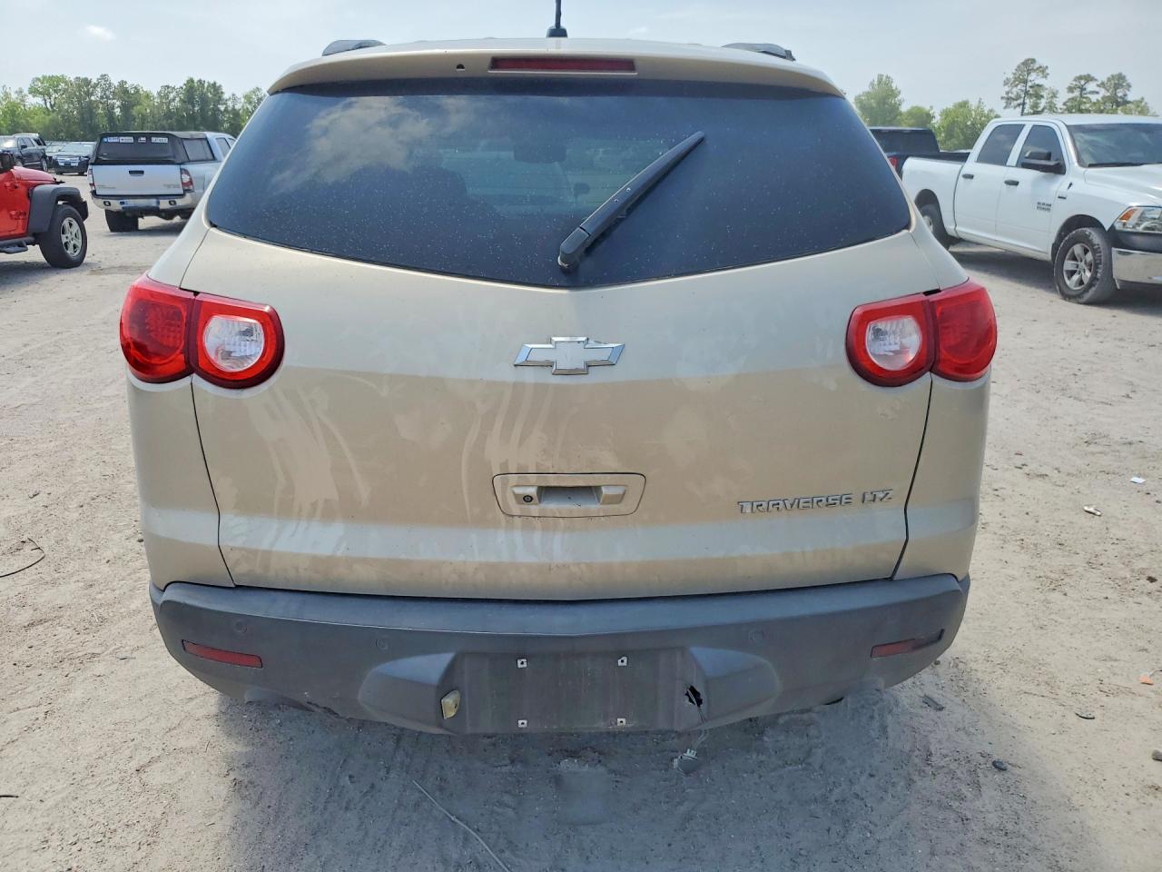 2010 CHEVROLET TRAVERSE