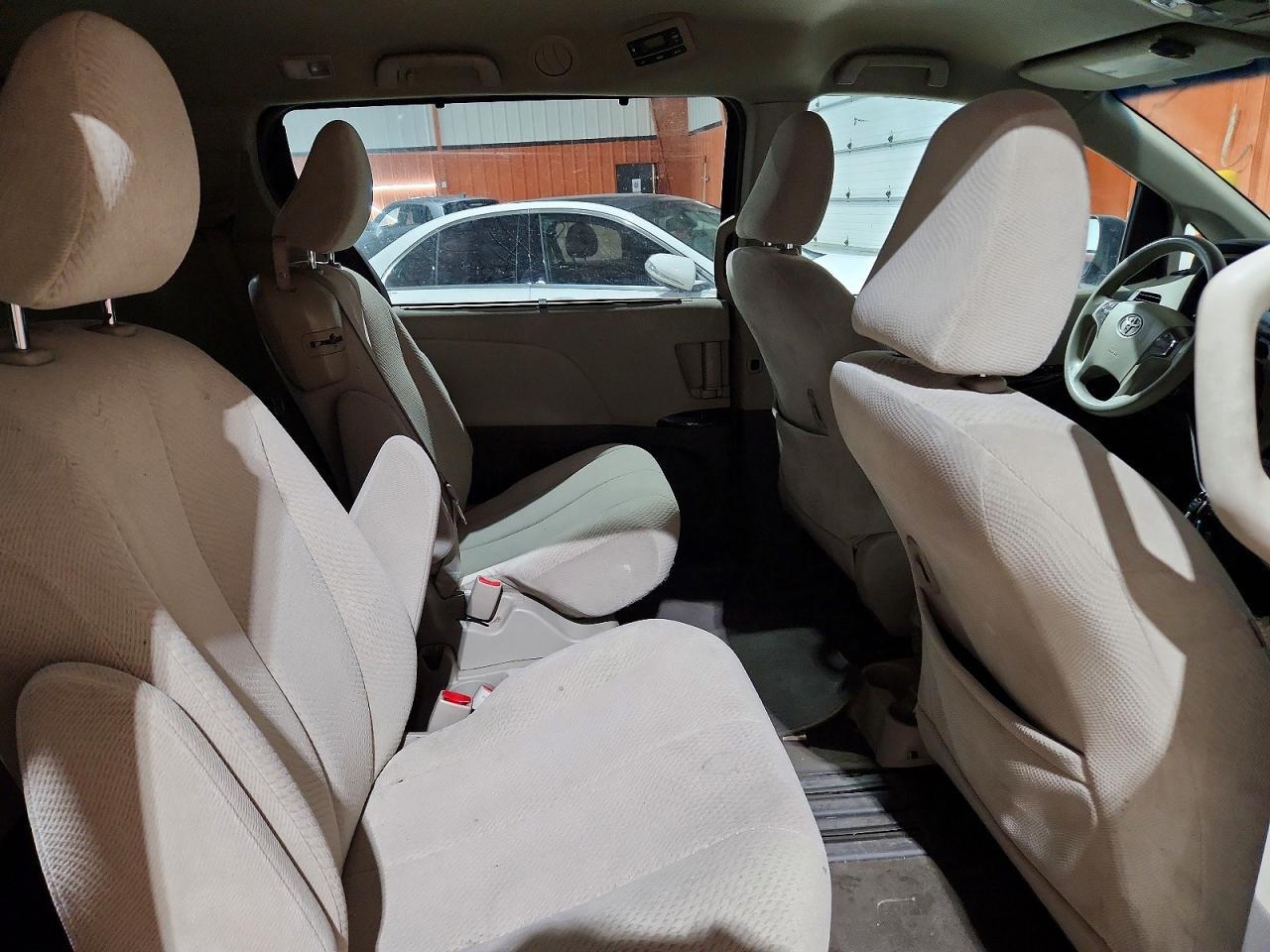 2013 TOYOTA SIENNA