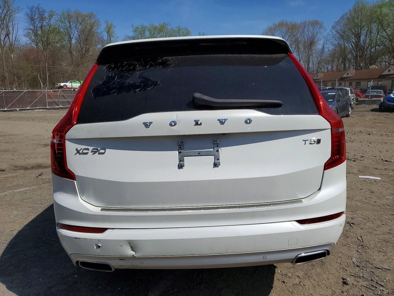 2021 VOLVO XC90