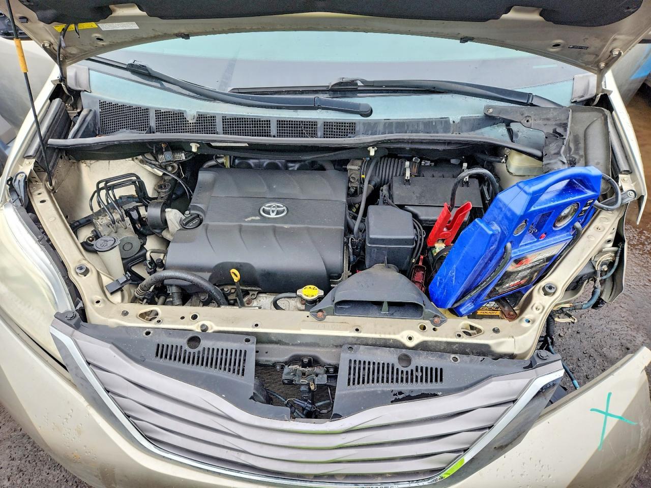 2015 TOYOTA SIENNA