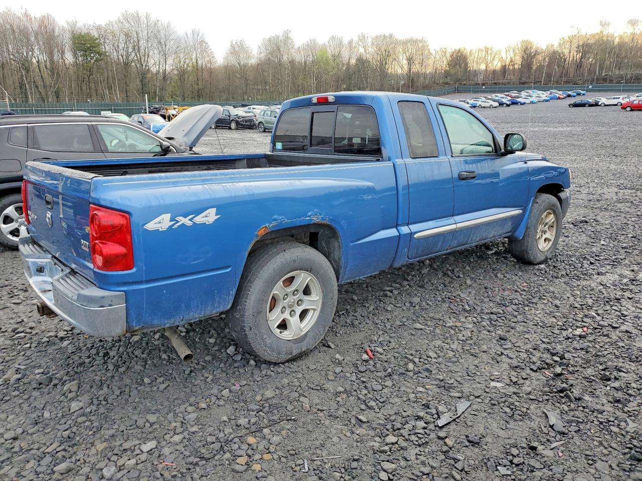 2005 DODGE Dakota