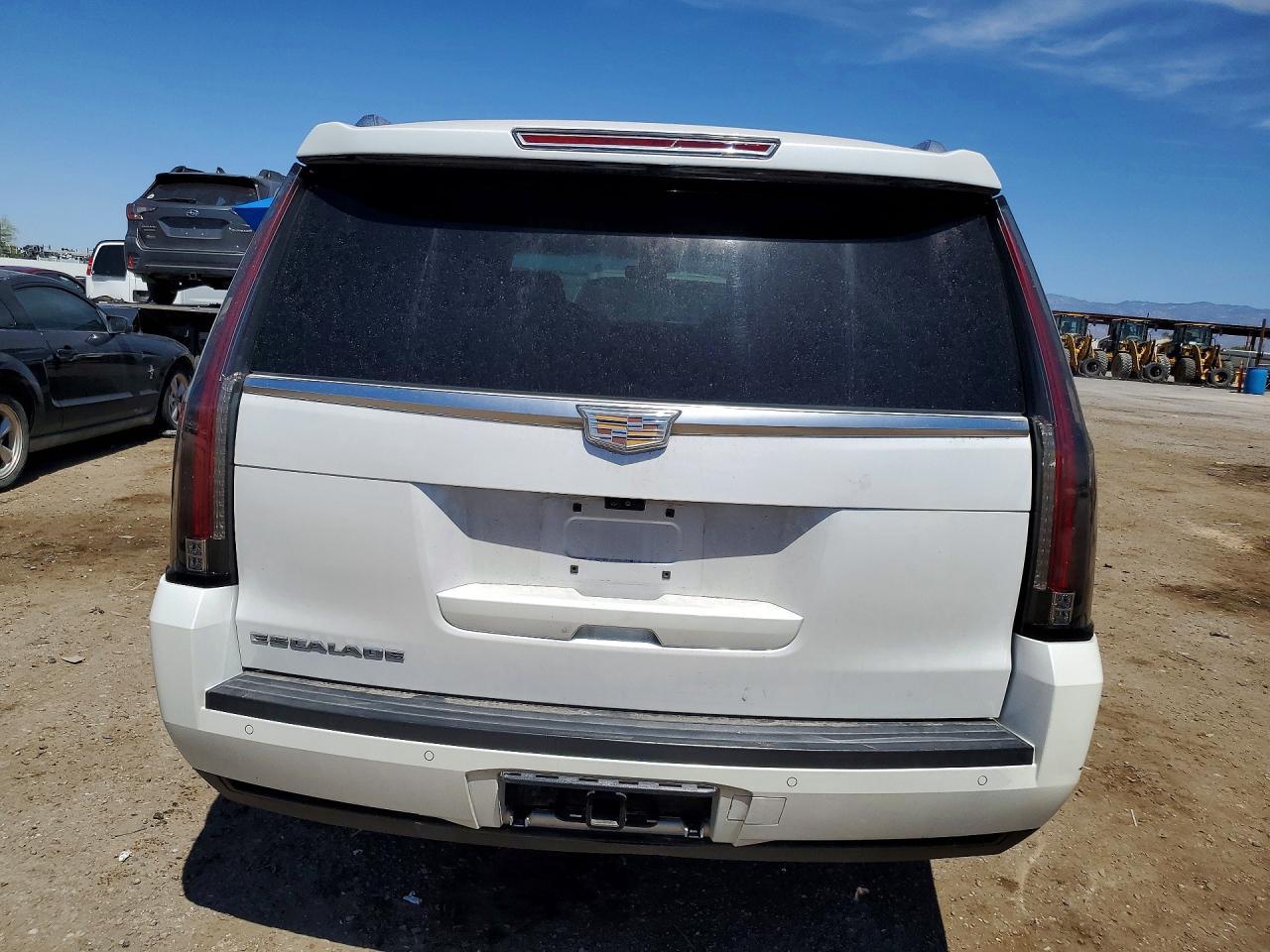 2017 CADILLAC ESCALADE