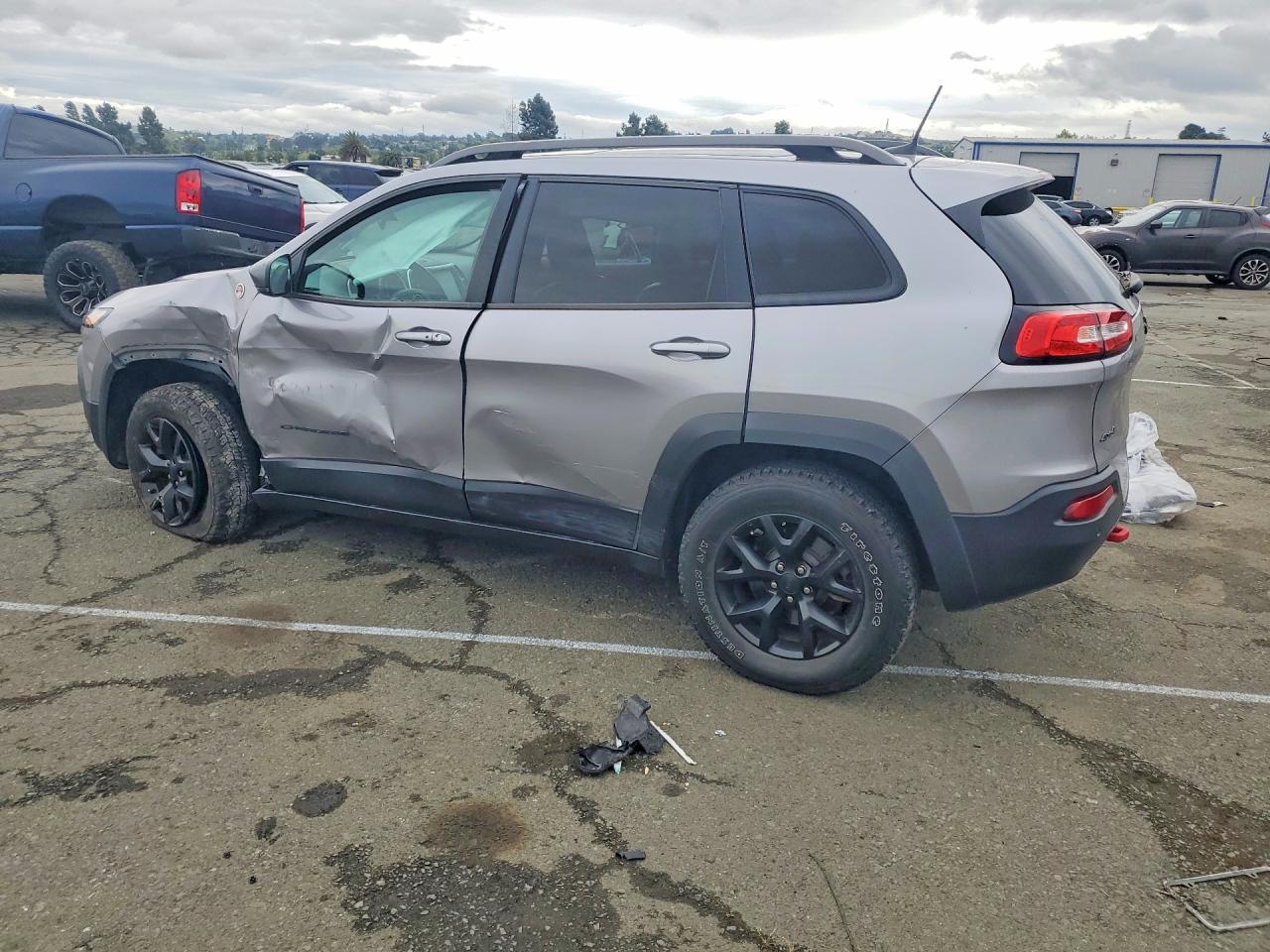 2018 JEEP CHEROKEE
