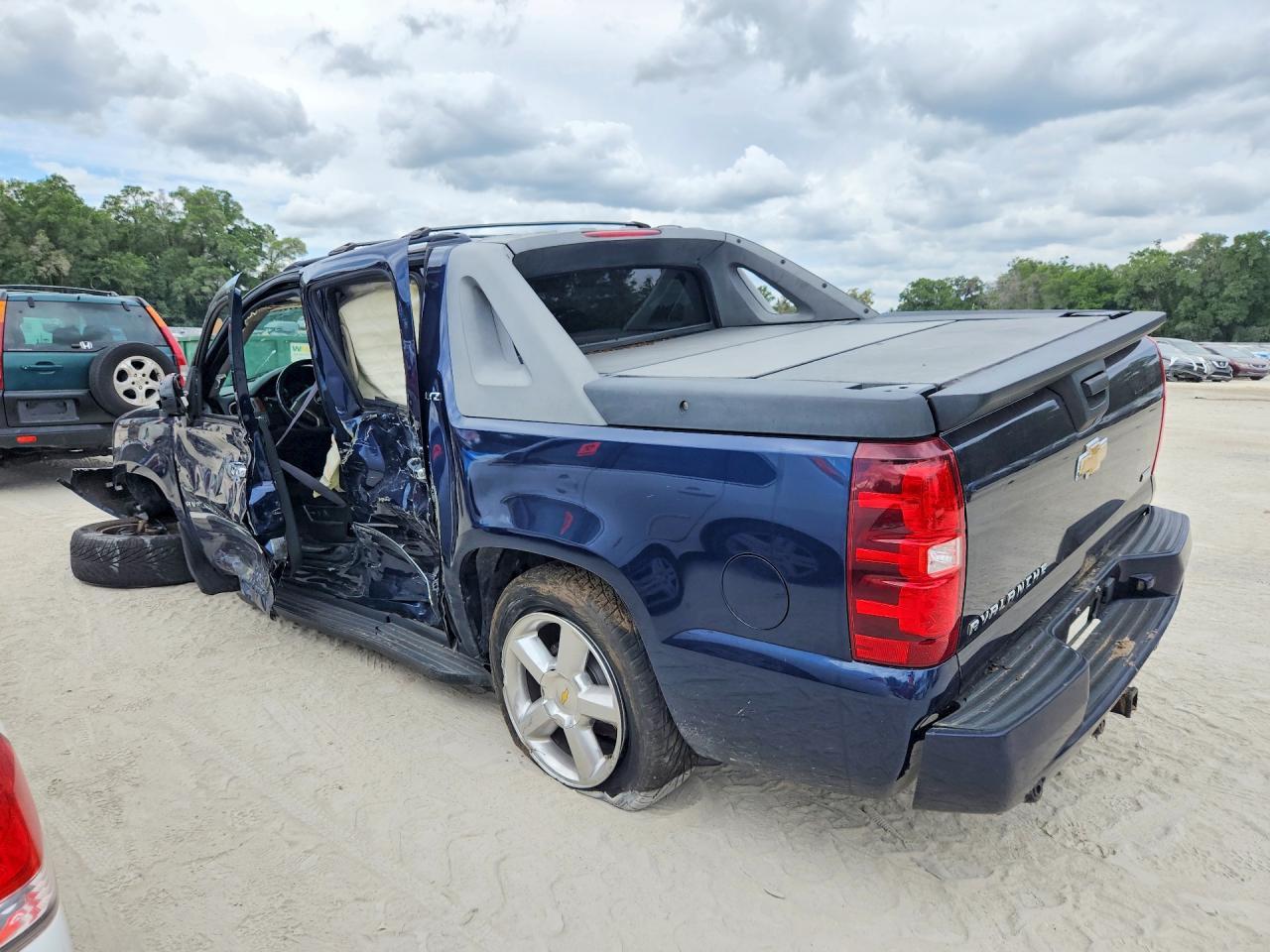 2011 CHEVROLET Avalanche
