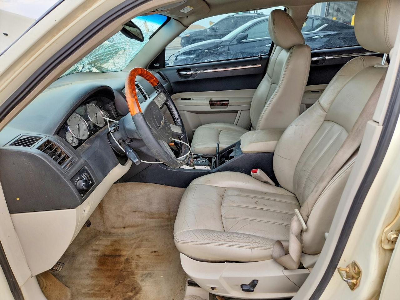 2005 CHRYSLER 300