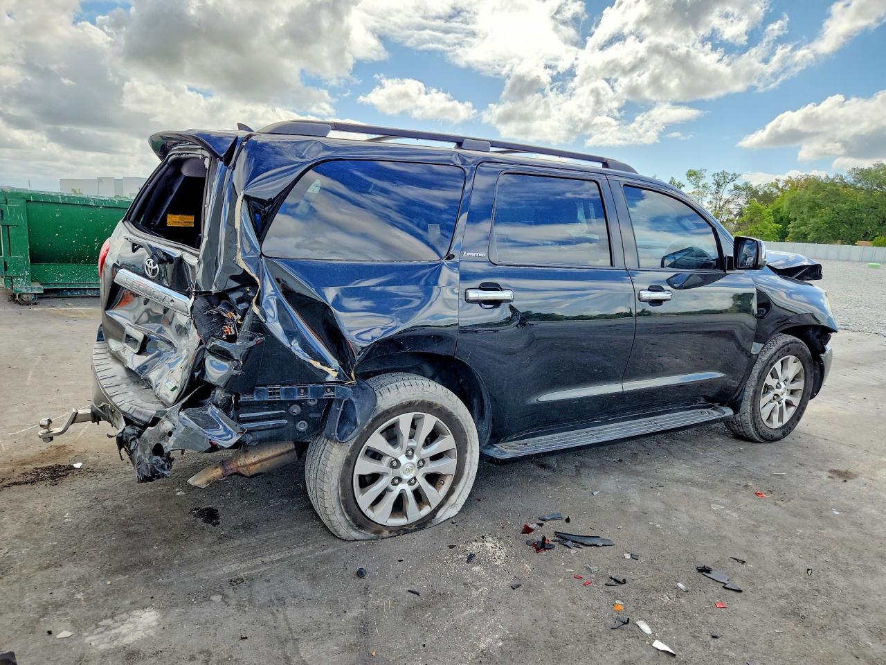 2011 TOYOTA Sequoia