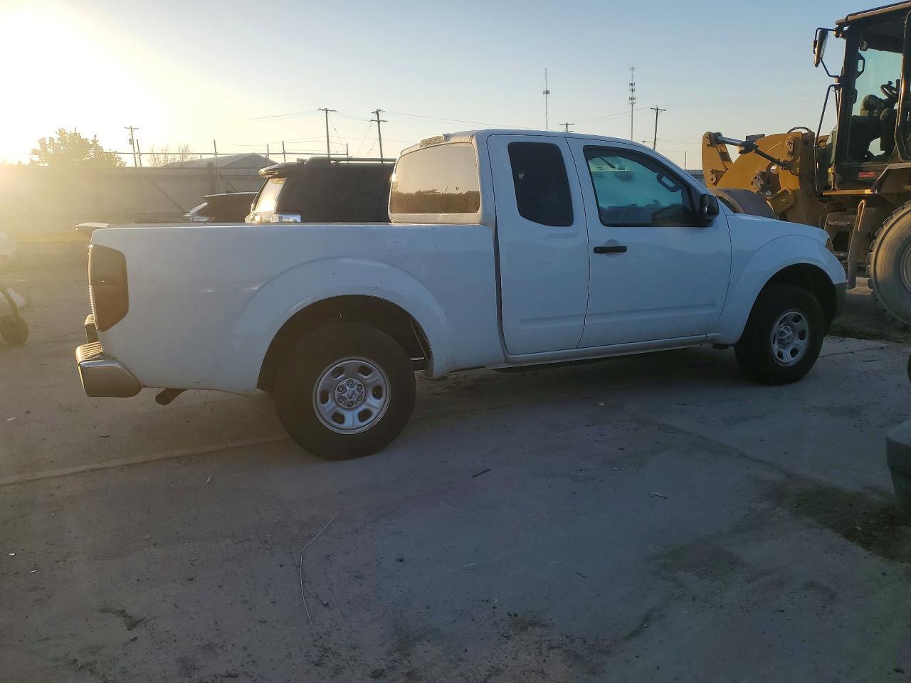 2016 NISSAN Frontier