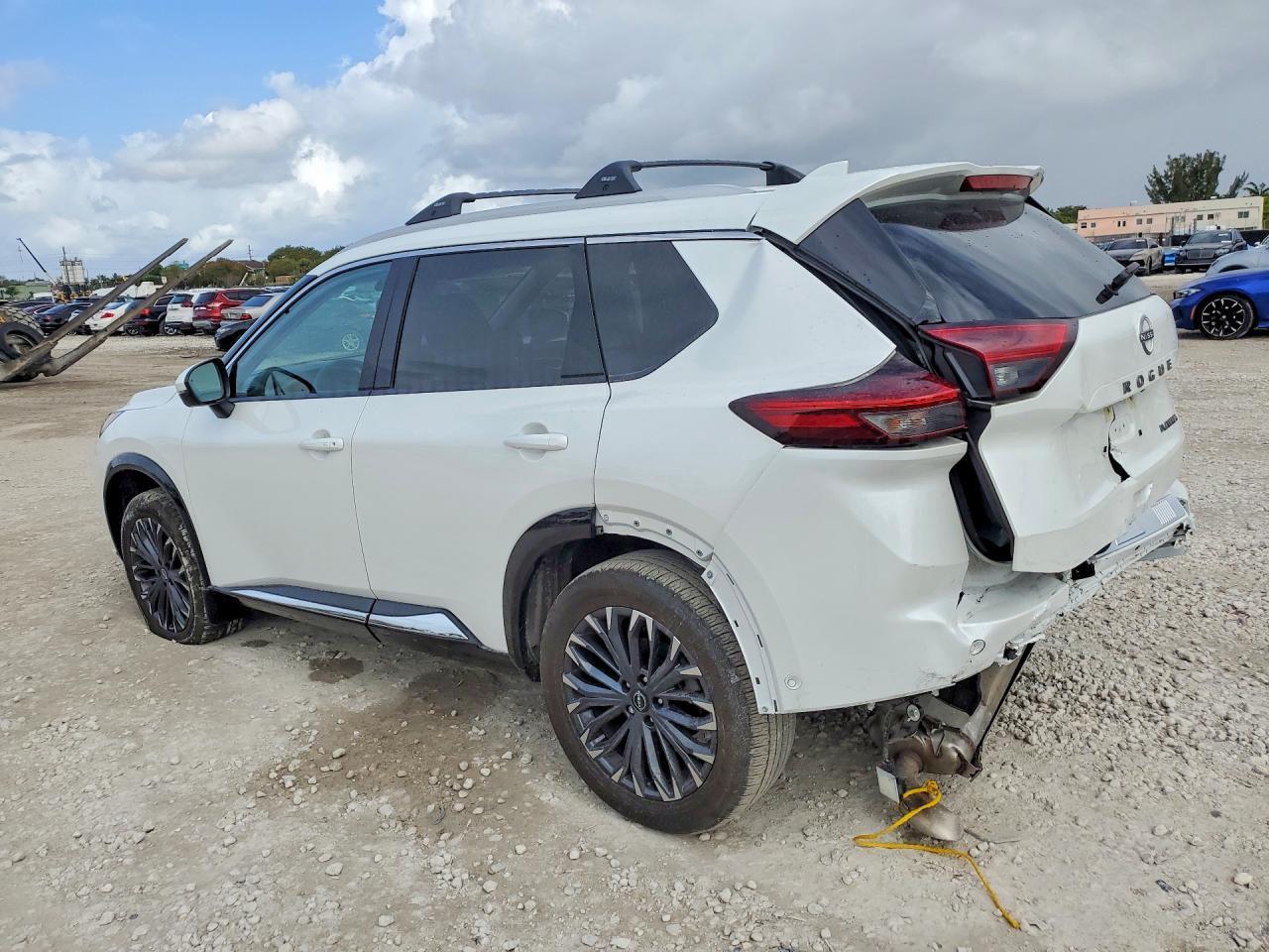 2025 NISSAN ROGUE