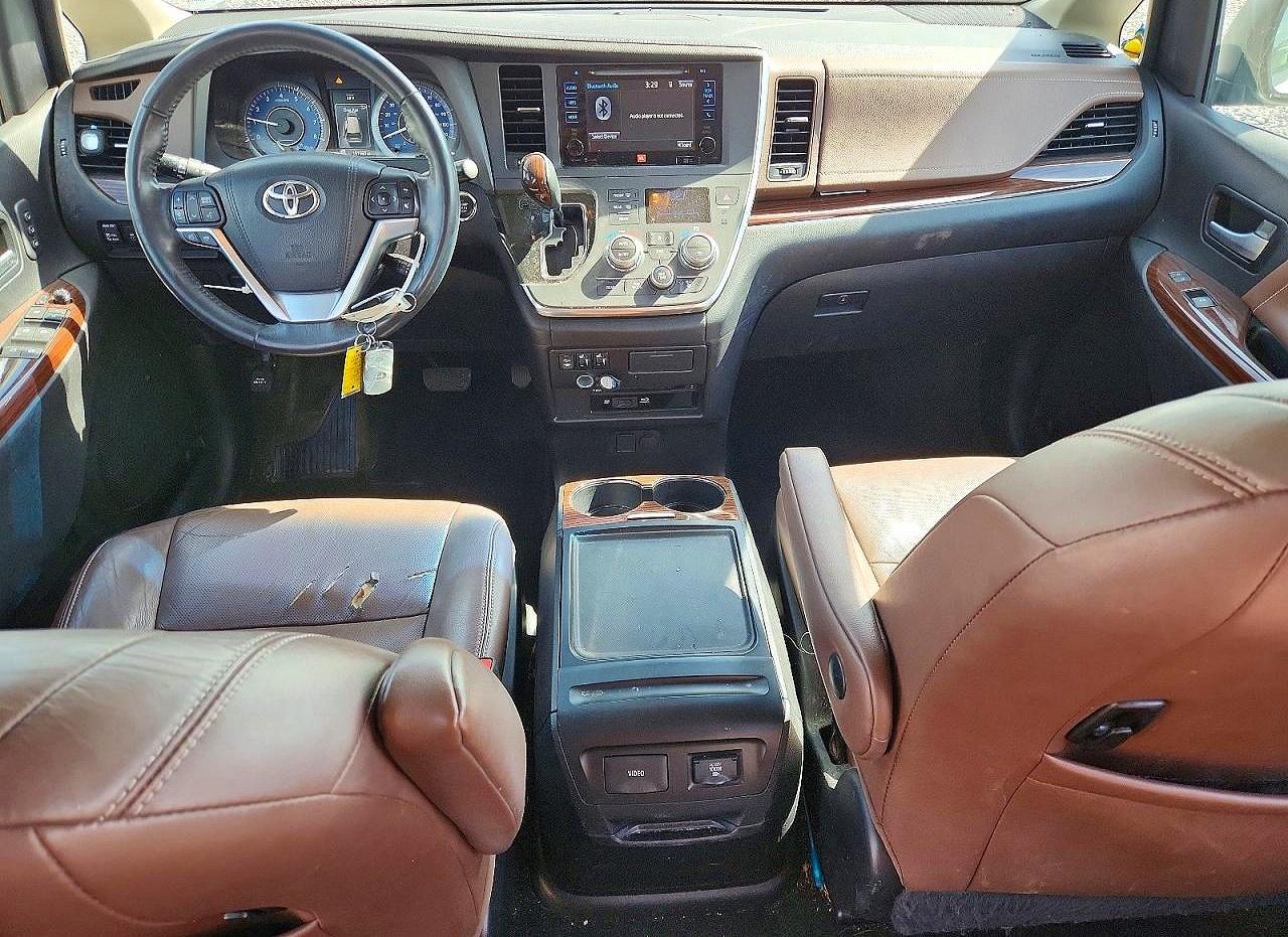 2015 TOYOTA SIENNA