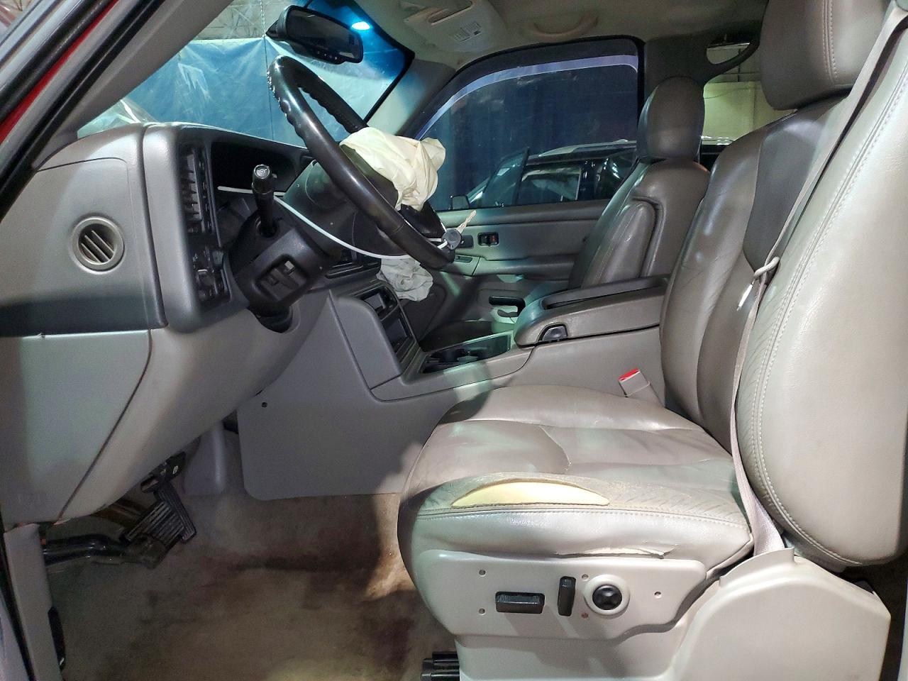 2004 CHEVROLET Suburban