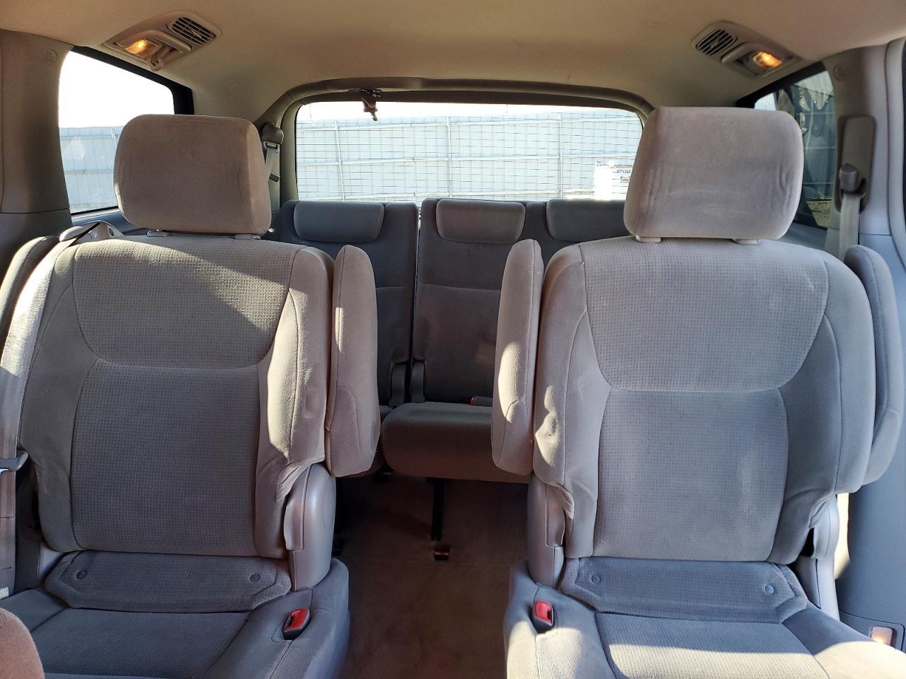 2005 TOYOTA SIENNA