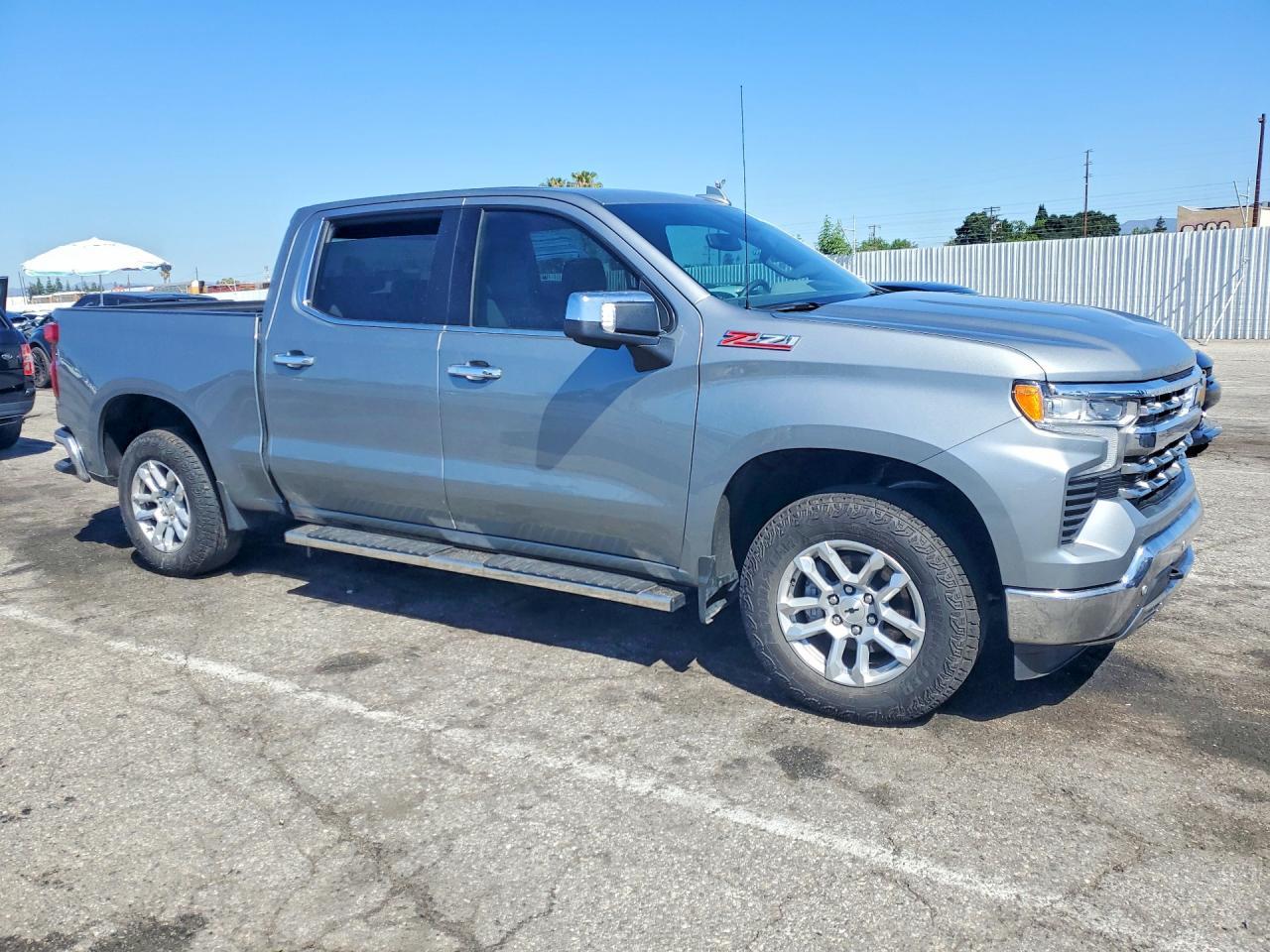 2025 CHEVROLET Silverado