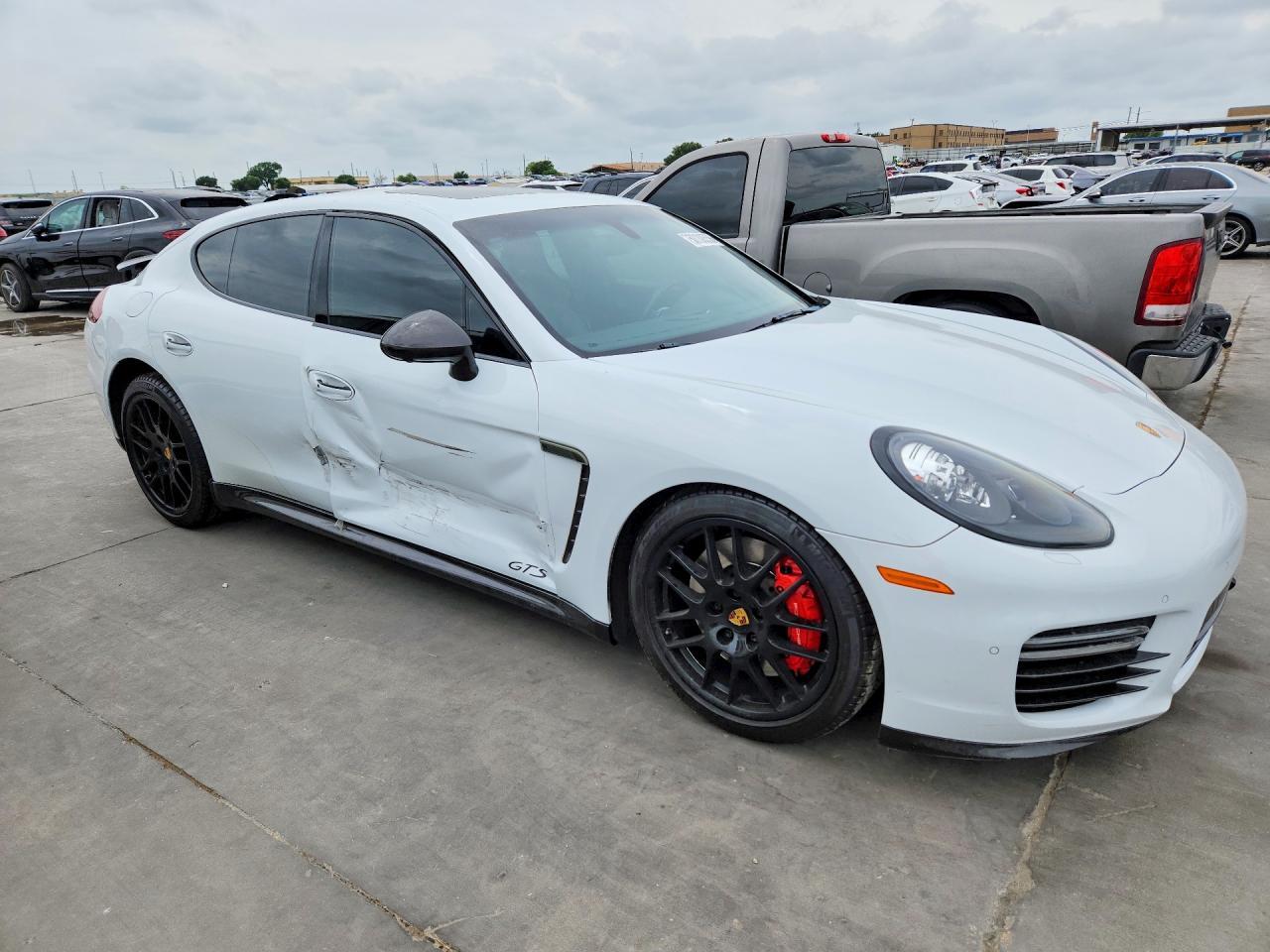 2016 PORSCHE Panamera