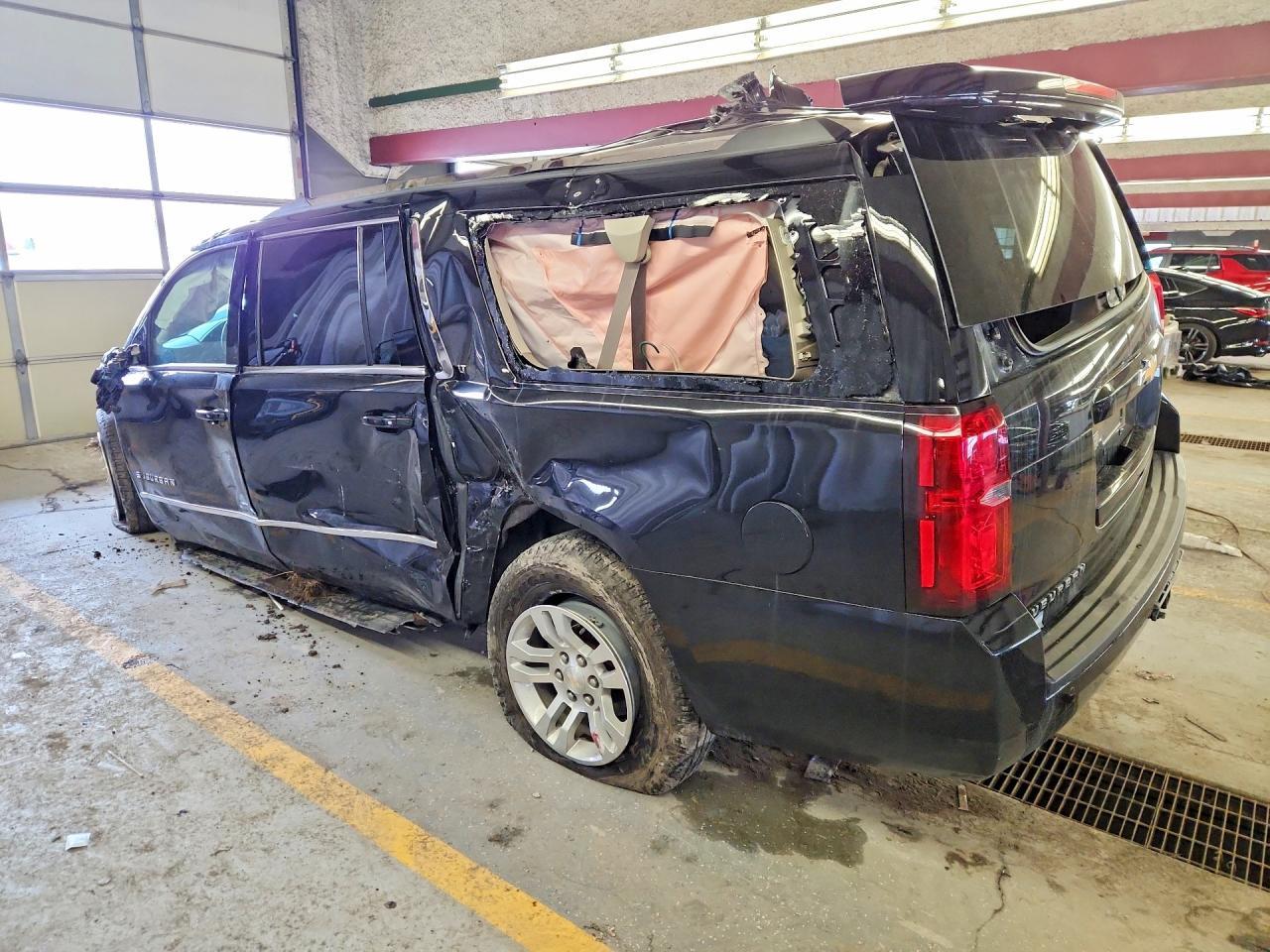 2016 CHEVROLET Suburban