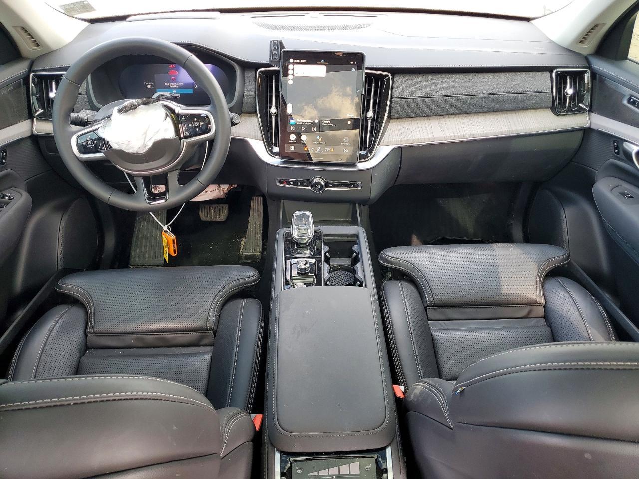 2025 VOLVO XC90