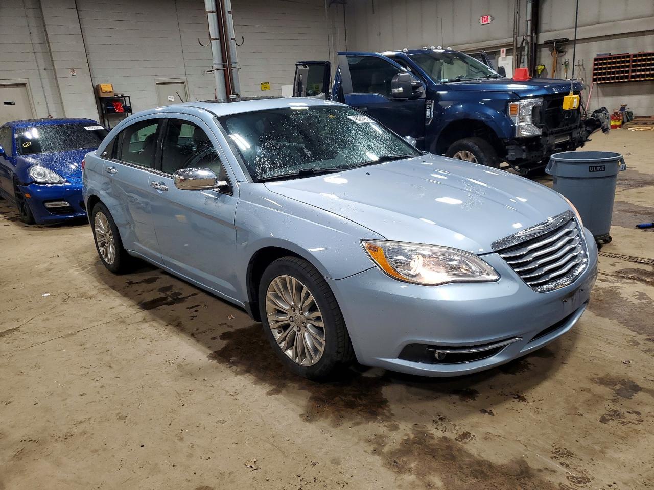2012 CHRYSLER 200