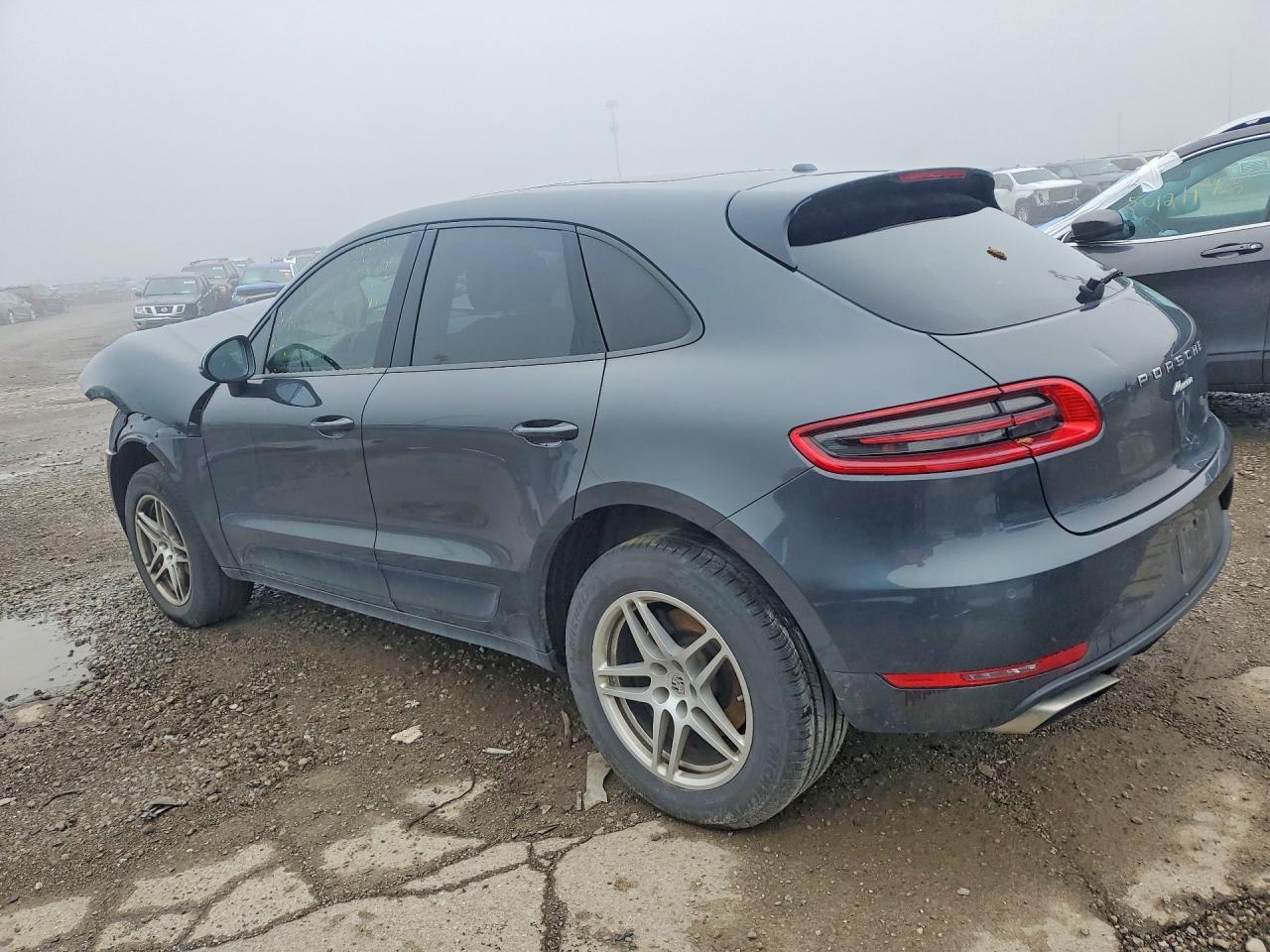 2018 PORSCHE Macan