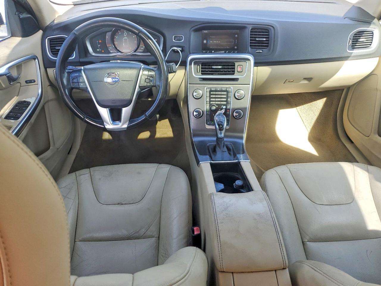 2015 VOLVO S60