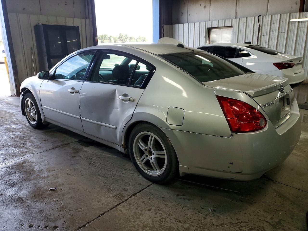 2004 NISSAN Maxima