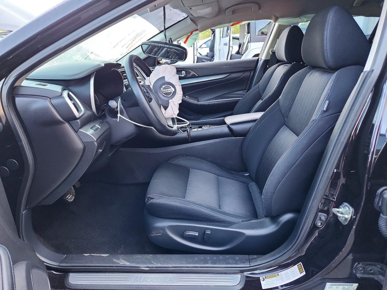 2017 NISSAN Maxima
