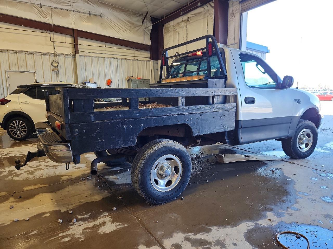 2004 FORD F-150 Lightning