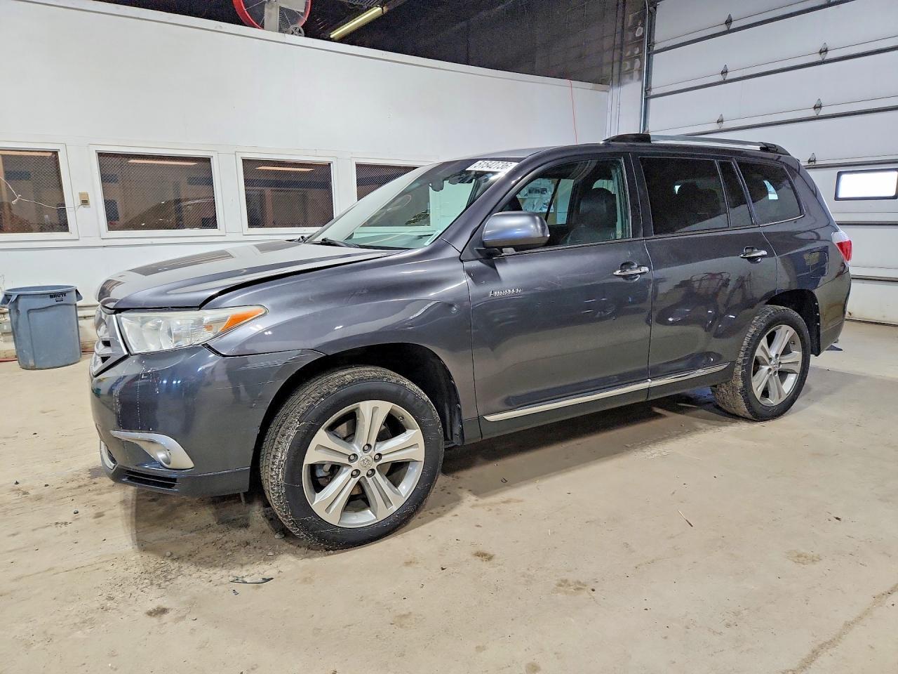 2013 TOYOTA HIGHLANDER