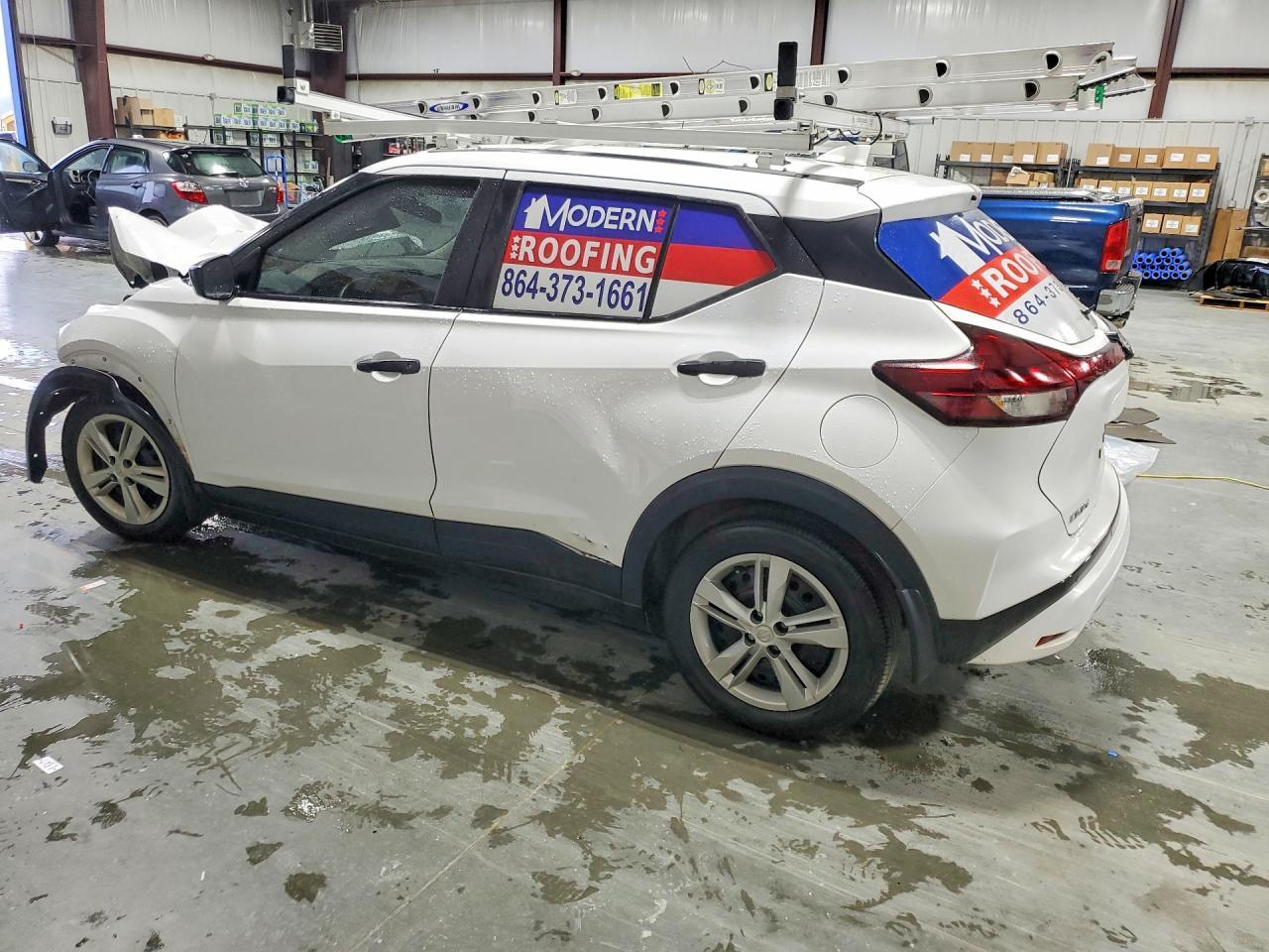 2024 NISSAN KICKS