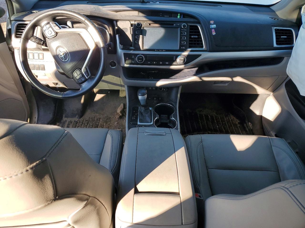 2017 TOYOTA HIGHLANDER